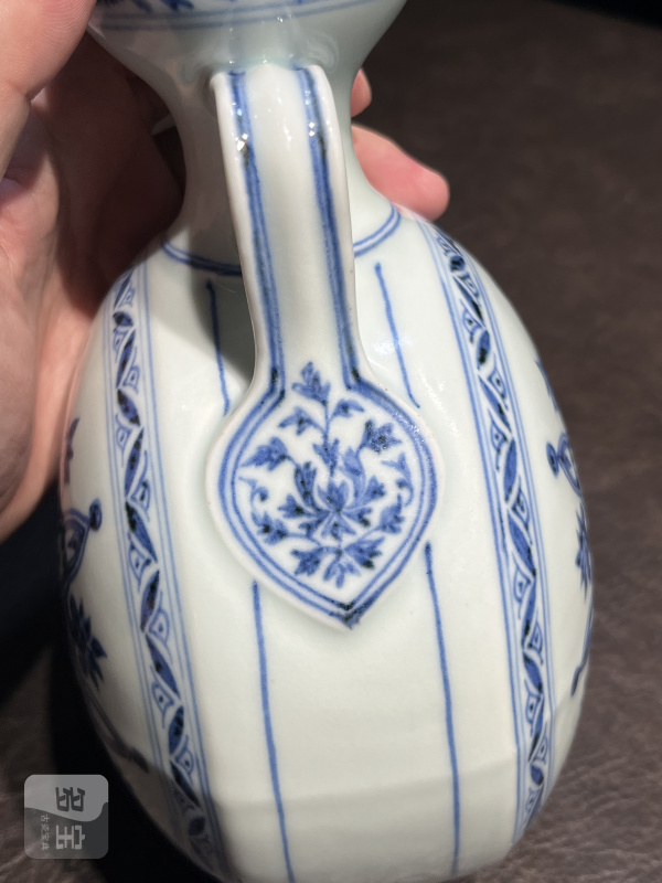 明永乐 青花绶带耳葫芦抱月瓶 - 图13